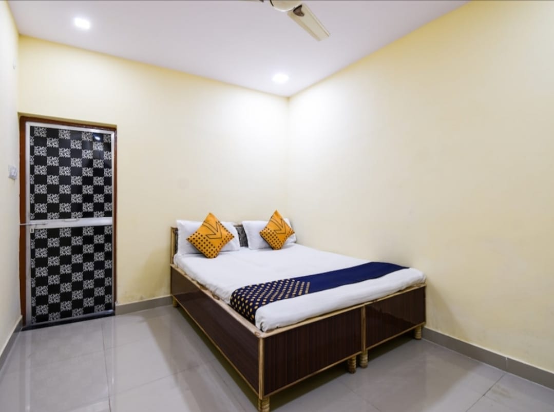 GAURAV GUEST HOUSE - Tap to explore photos
