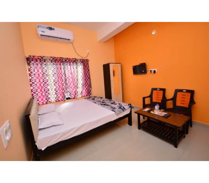 SRI SIGANDURESHWARI BOARDING & LODGING - Tap to explore photos