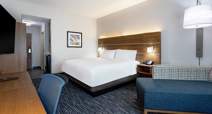 Holiday Inn Express & Suites MIRAMAR Room Type - 1 King Bed Standard