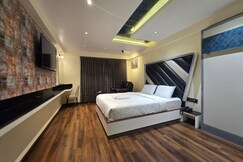 Photos of V Grand