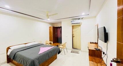 Royal Care With Greenery Comforts Room Type - Deluxe Double Room ( AC Room, 02 ADULT )
