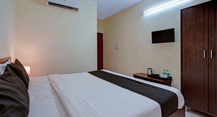 Super Hotel O New Shelton Suites Room Type - Classic