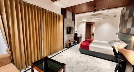 Casa Marina Beach front Resort Room Type - Standard Garden View