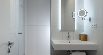 Atocha Hotel Madrid, Tapestry Collection by Hilton Room Type - KING GUEST ROOM