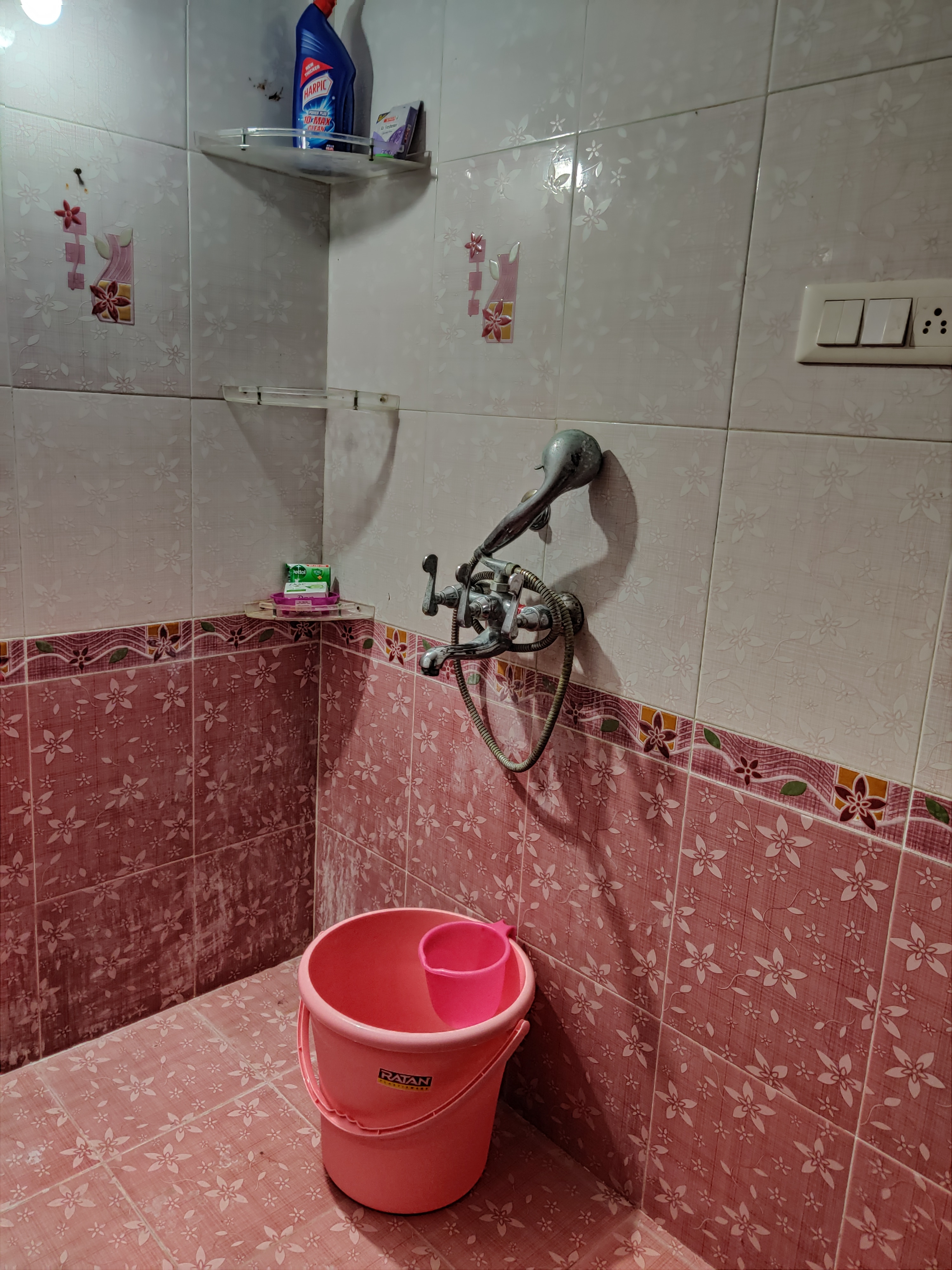 Amazing Home's Kharkhana - Tap to explore photos
