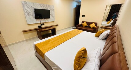 Hotel Raj Kamal Near Gwalior Fort Room Type - Superior Room Hotel Raj Kamal Near Gwalior Fort Room Type - Superior Room