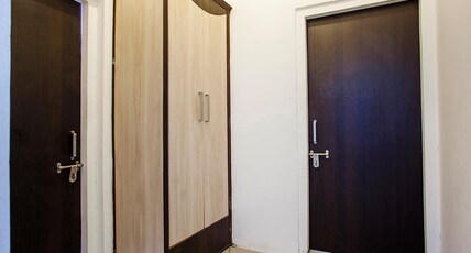 Hotel Tourist Palace Room Type - DELUXE ROOM(A.C ROOM -EP PLAN ONLY ROOM BASIS)