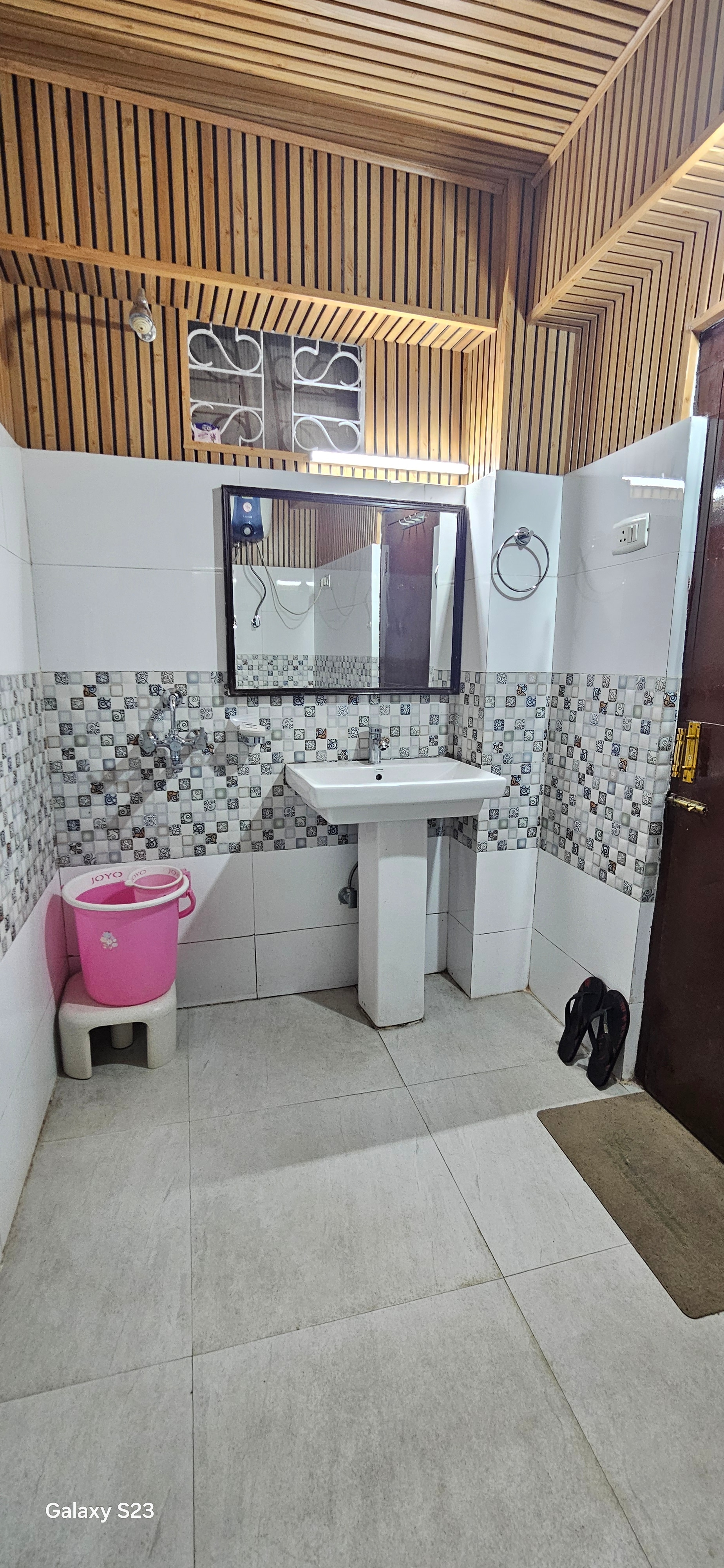 Hotel Tibet - Tap to explore photos