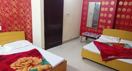 Rishu Palace Lodge Room Type - Four Bed Ac