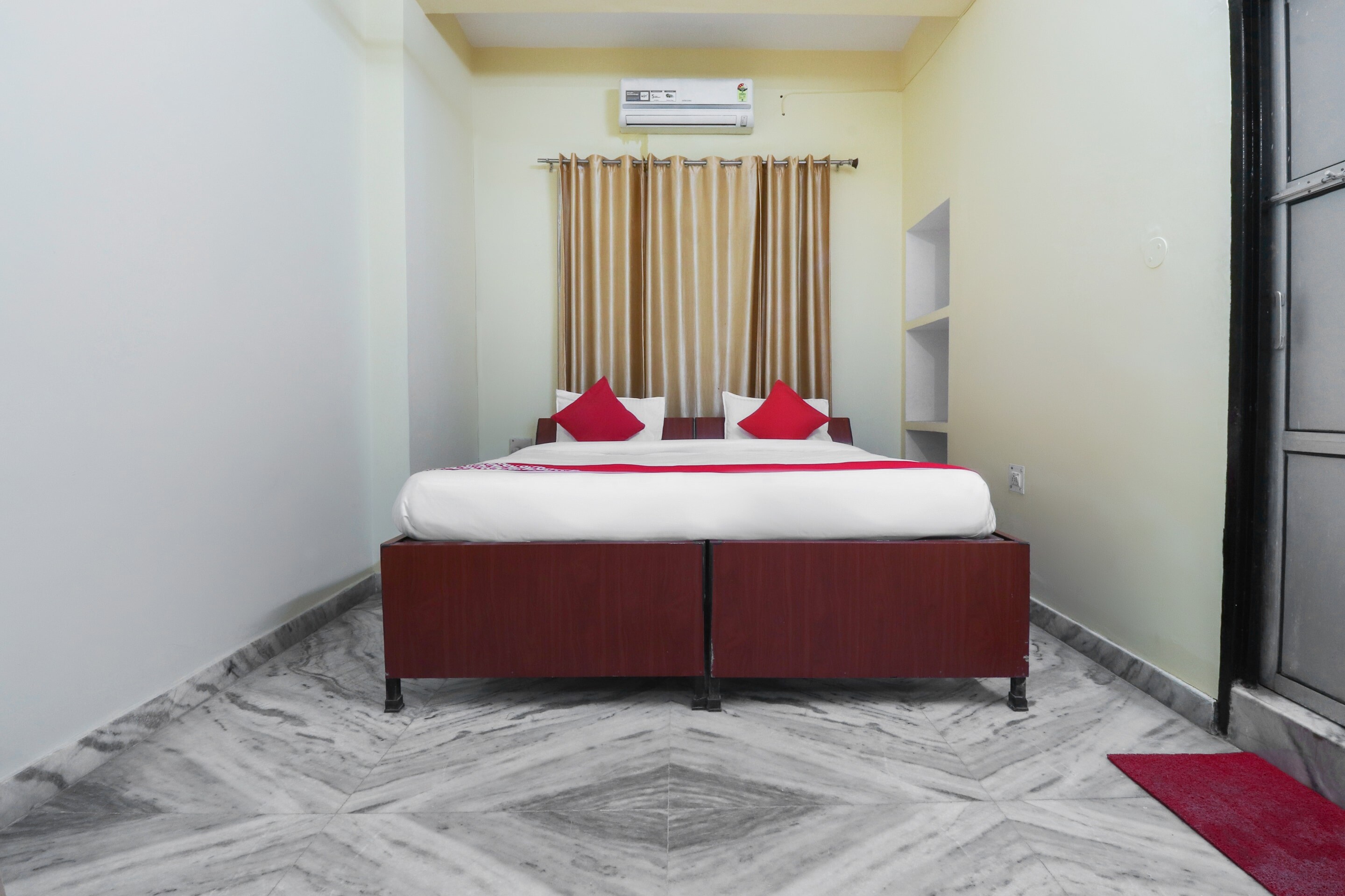Hotel O Barkha Dham - Tap to explore photos