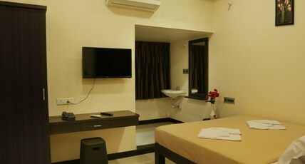 DAWOOD RESIDENCY Room Type - Deluxe room