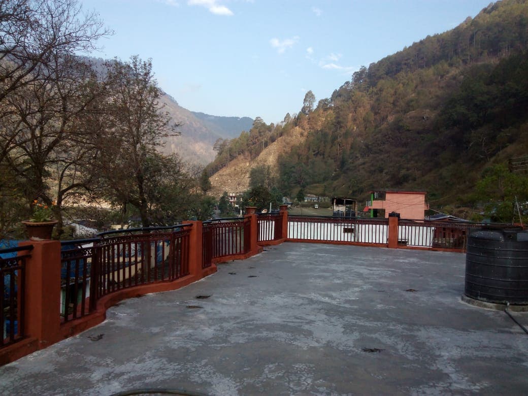 Hotel Hari Om - Tap to explore photos