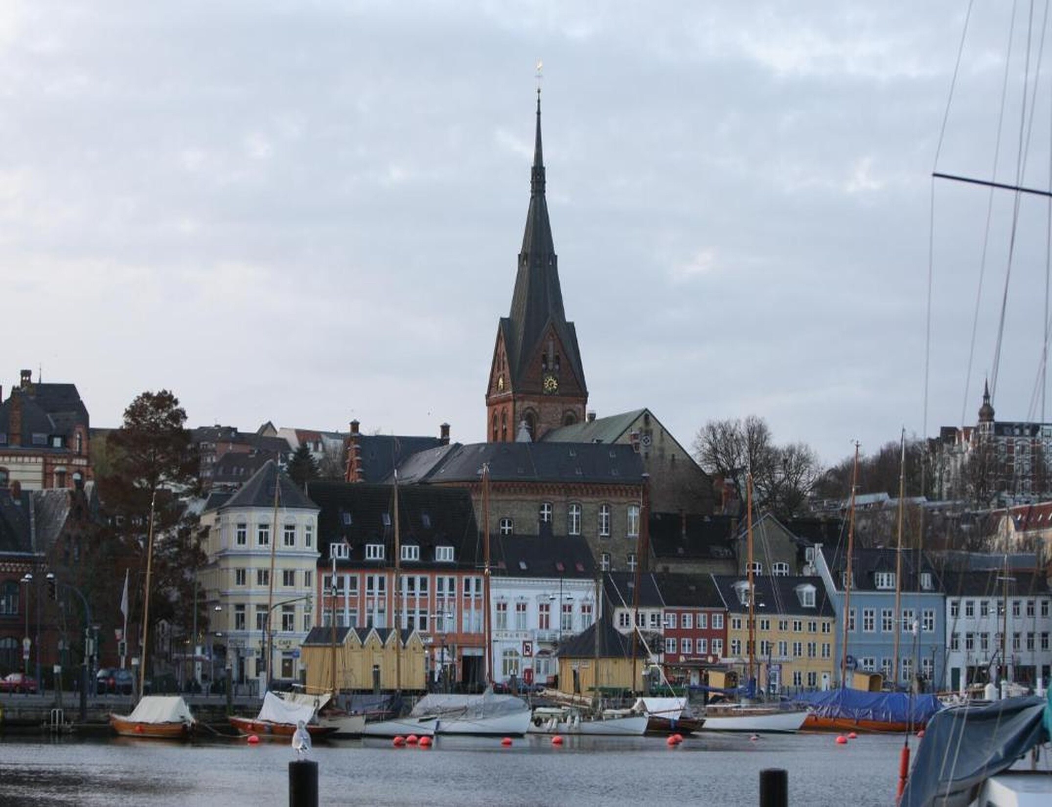Sunday Hotel Flensburg - Tap to explore photos