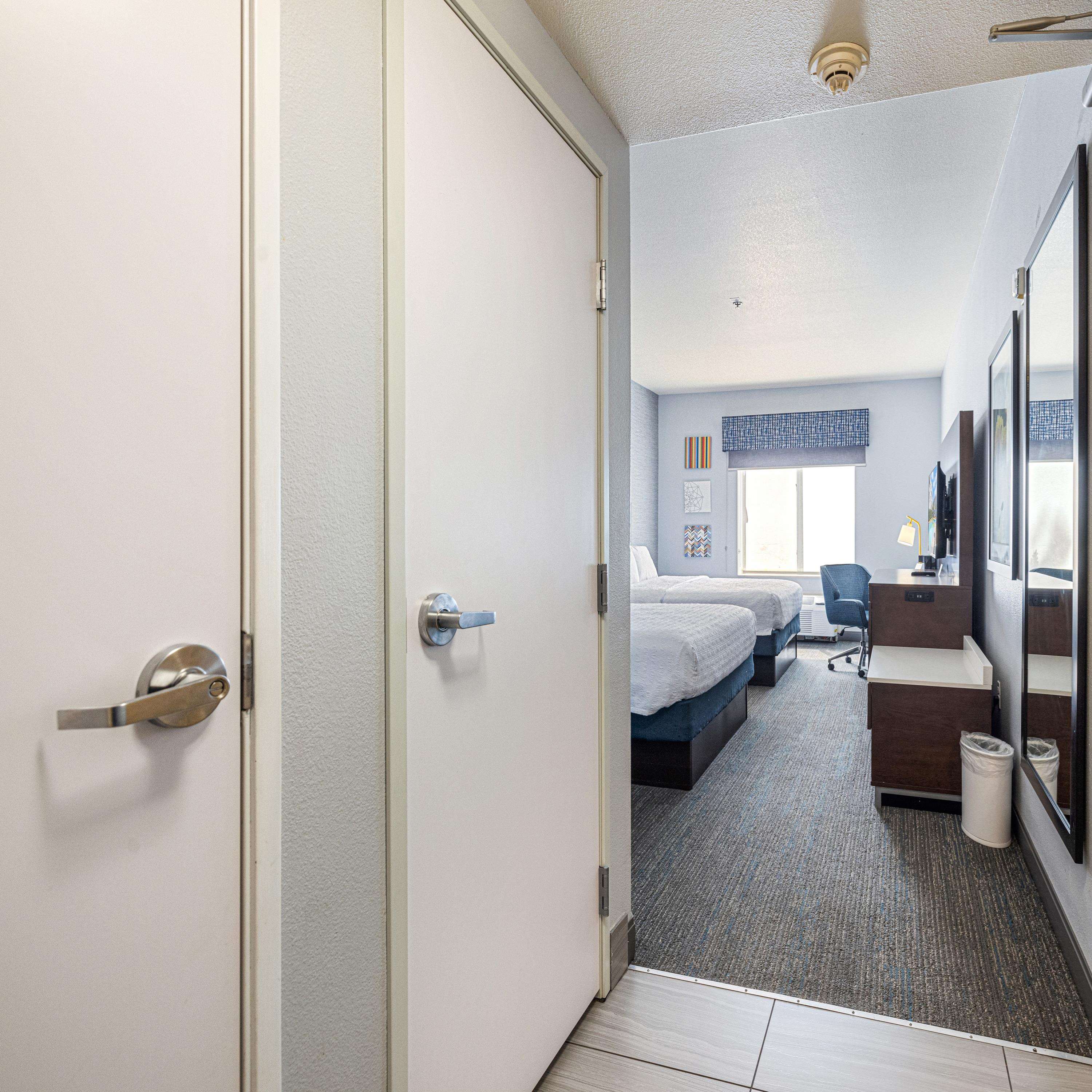 Hampton Inn & Suites by Hilton Modesto-Salida - Tap to explore photos