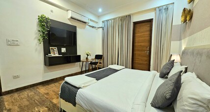 Moksh Hotel Room Type - Deluxe Room