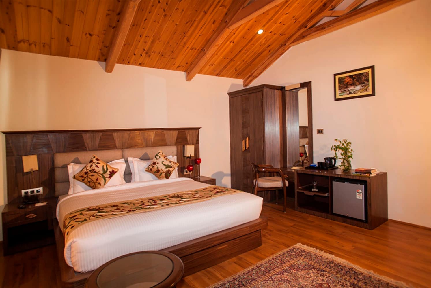 Lemon Tree Hotel Srinagar - Tap to explore photos
