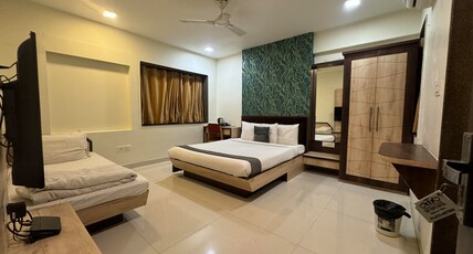 The Tripti Hotel Room Type - King Suite