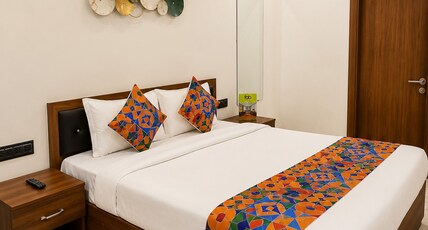 Fabhotel Shri Rawat Kunj - 150m From Banke Bihari temple Room Type - Deluxe Room