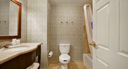 Hampton Inn & Suites by Hilton Savannah Historic District Room Type - DOUBLE QUEEN - NON SMOKING