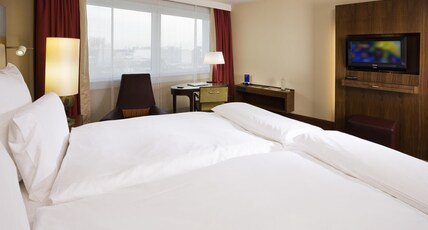 PULLMAN COLOGNE Room Type - Deluxe Room with 1 kingsize bed