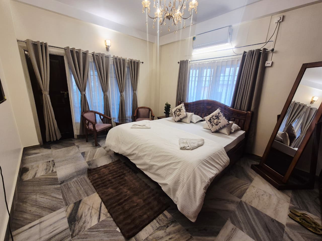 Ujoni Villa Luxe 2BHK - Tap to explore photos