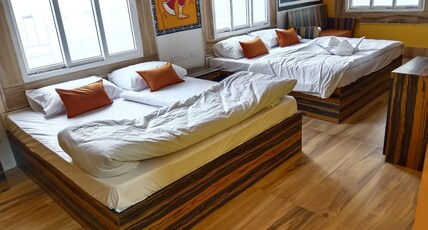 Hotel Dinantika International Room Type - DELUX QUAD