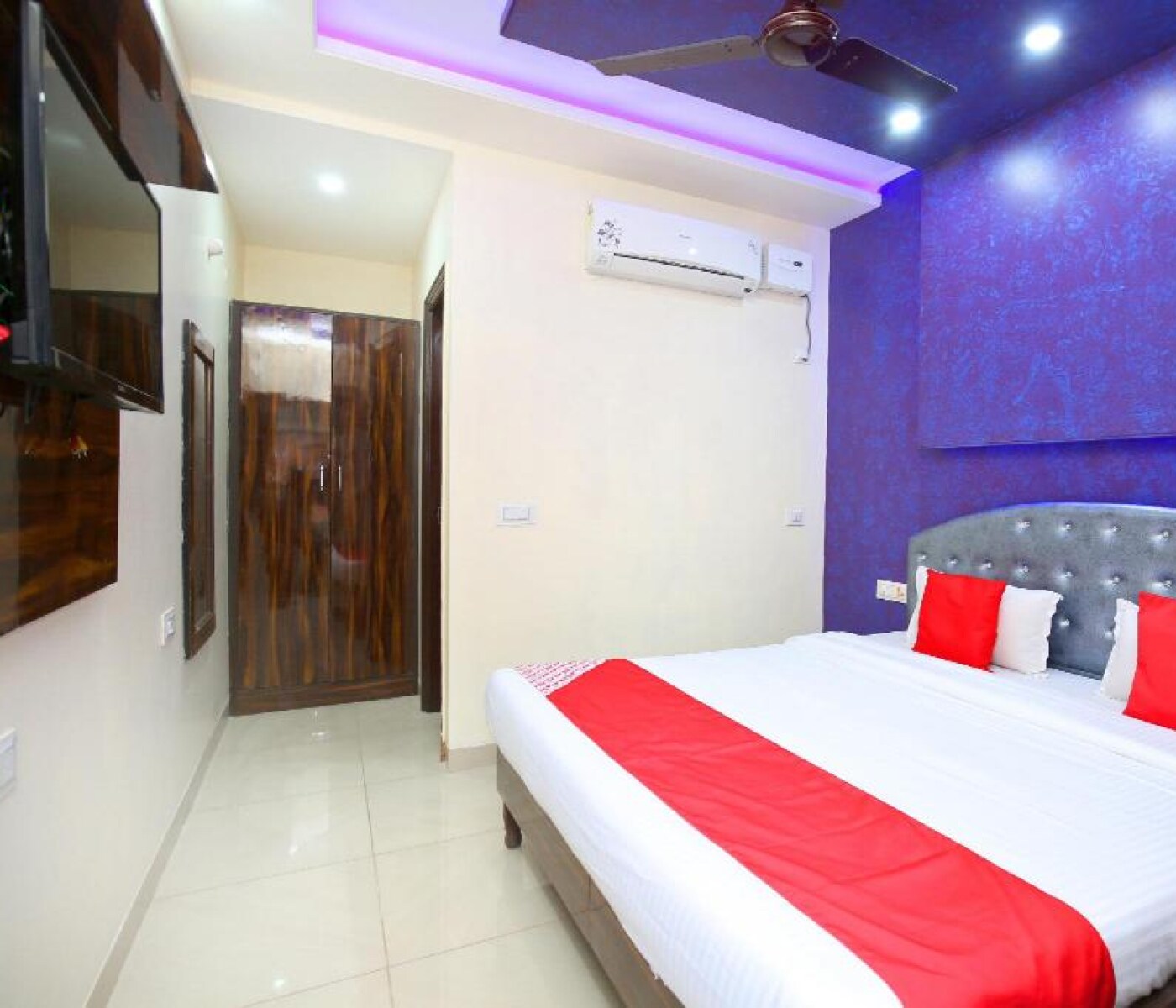 Hotel Golden View Chandigarh - Tap to explore photos