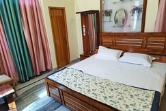 Arya Holiday Home