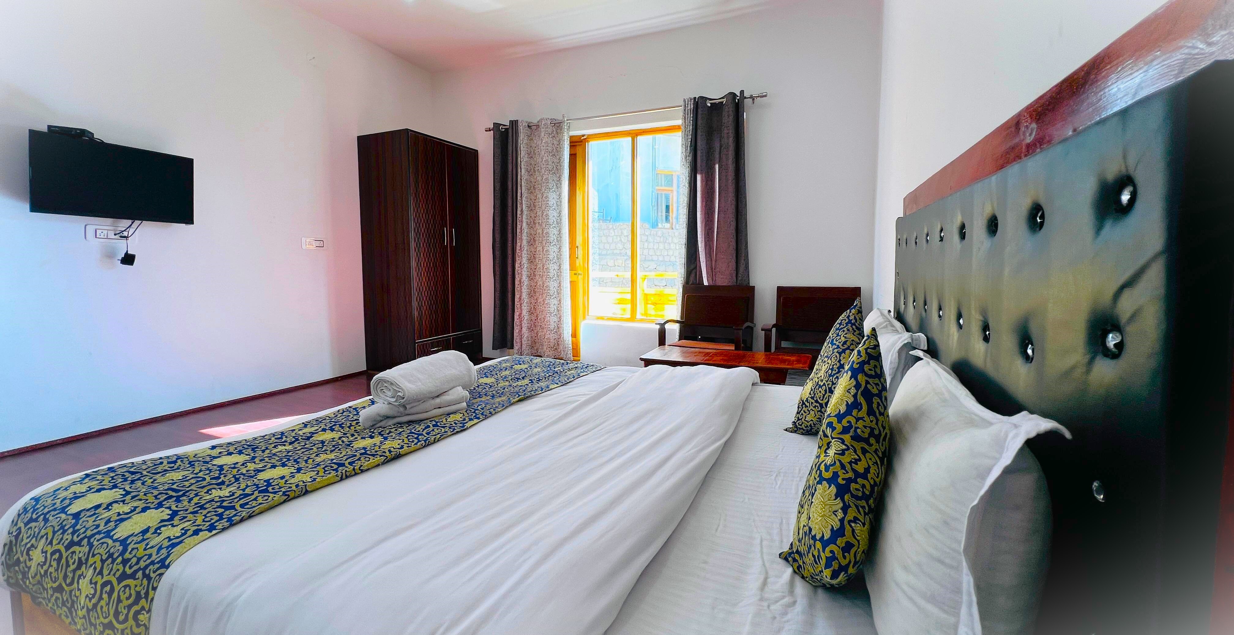Mujoo Guest House | Walking Distance From Leh market - Tap to explore photos