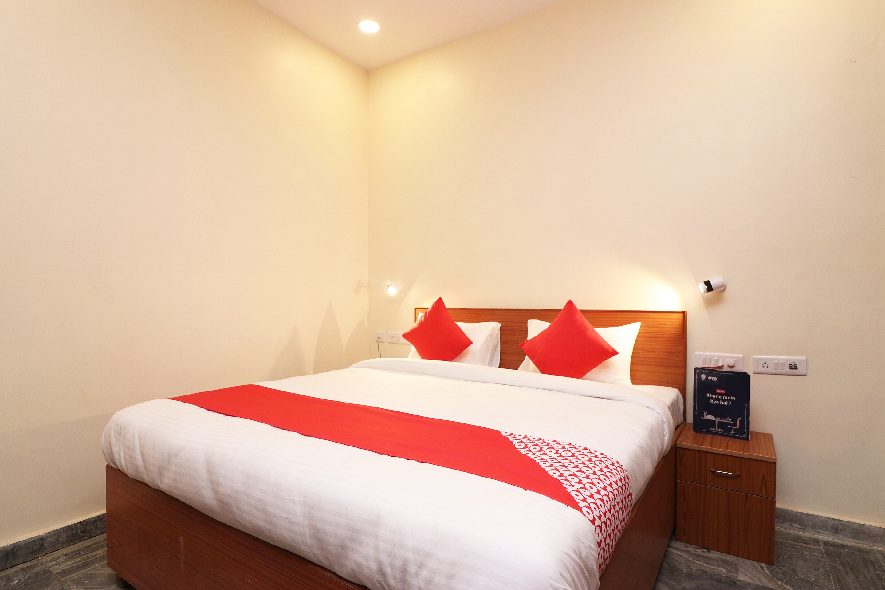 Hotel O Meerut International - Tap to explore photos