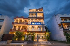 FabHotel Star Corporate Suite - Nr. Medanta Hospital