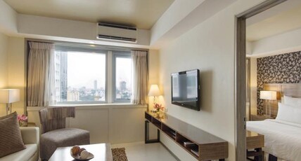 QUEST HOTEL CONFERENCE CENTER Room Type - EXECUTIVE SUITE QUEST HOTEL CONFERENCE CENTER Room Type - EXECUTIVE SUITE