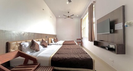 Lucent - The Homely Stay Room Type - Family Rooms