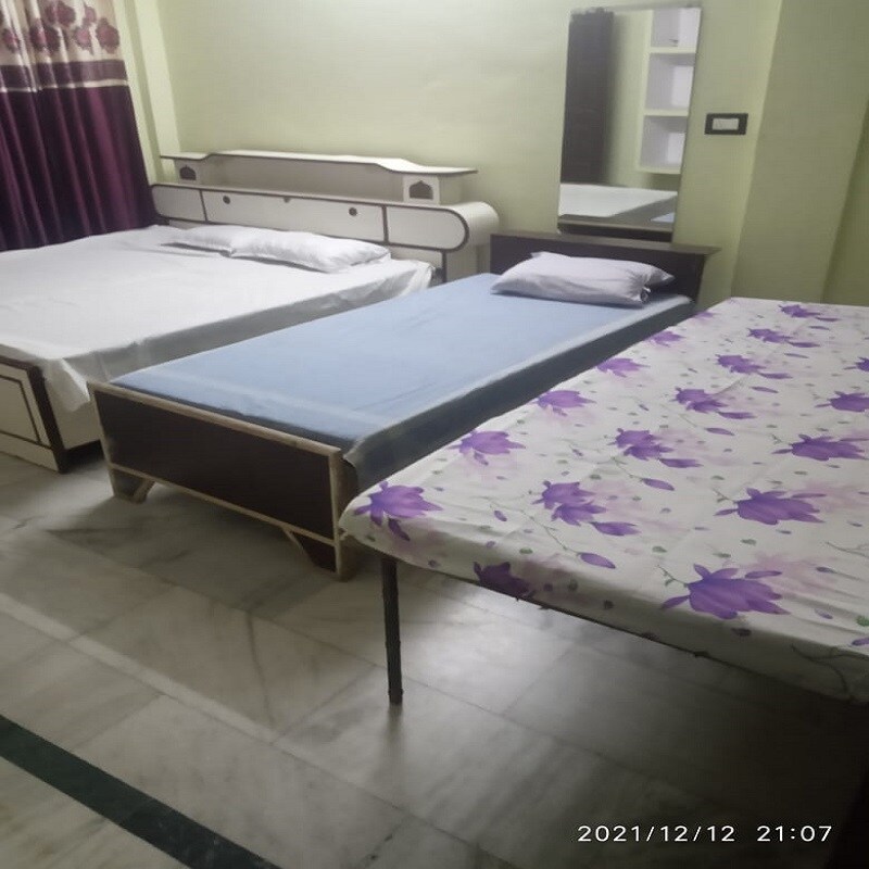Ishwari Guest House - Tap to explore photos