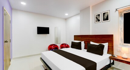 Hotel O BTS-ALPHA Room Type - Classic