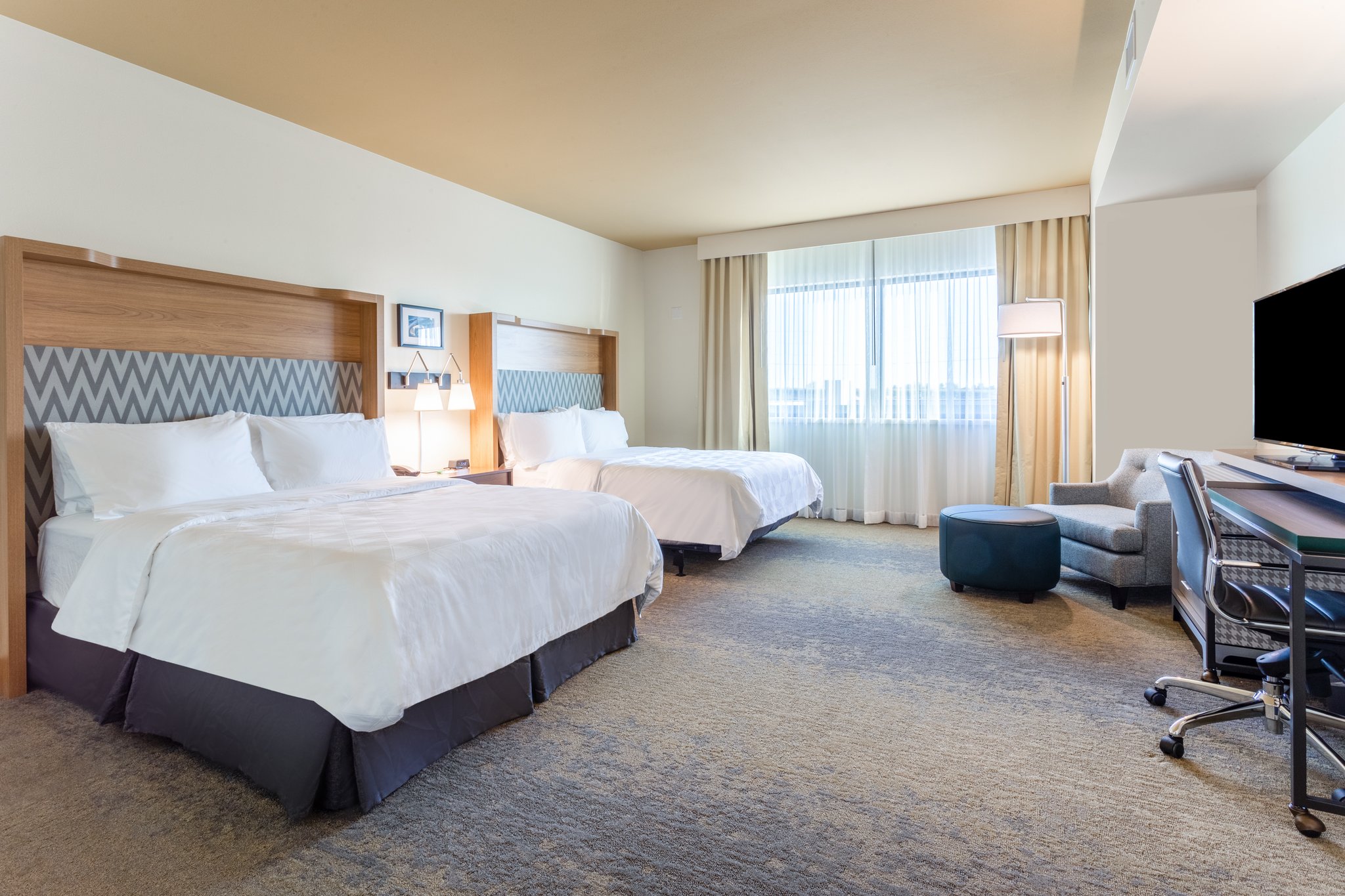 Holiday Inn & Suites Cedar Falls - Waterloo Event Ctr - Tap to explore photos