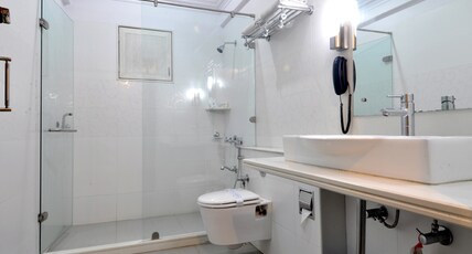 Hotel Royal Highness Room Type - Deluxe Room