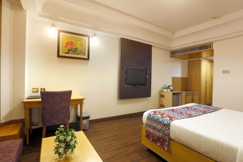 Dee Marks Hotel & Resort Delhi Airport - Tap to explore photos