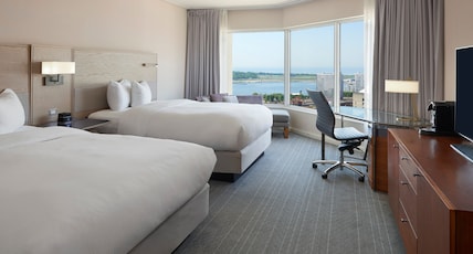 InterContinental TORONTO CENTRE Room Type - 2 Queen Premium Lake Ontario View High Floor InterContinental TORONTO CENTRE Room Type - 2 Queen Premium Lake Ontario View High Floor