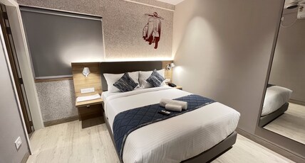 Axon Bellandur Room Type - Deluxe Queen Room