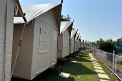 Luxe Cottages Pawna by Night Camping