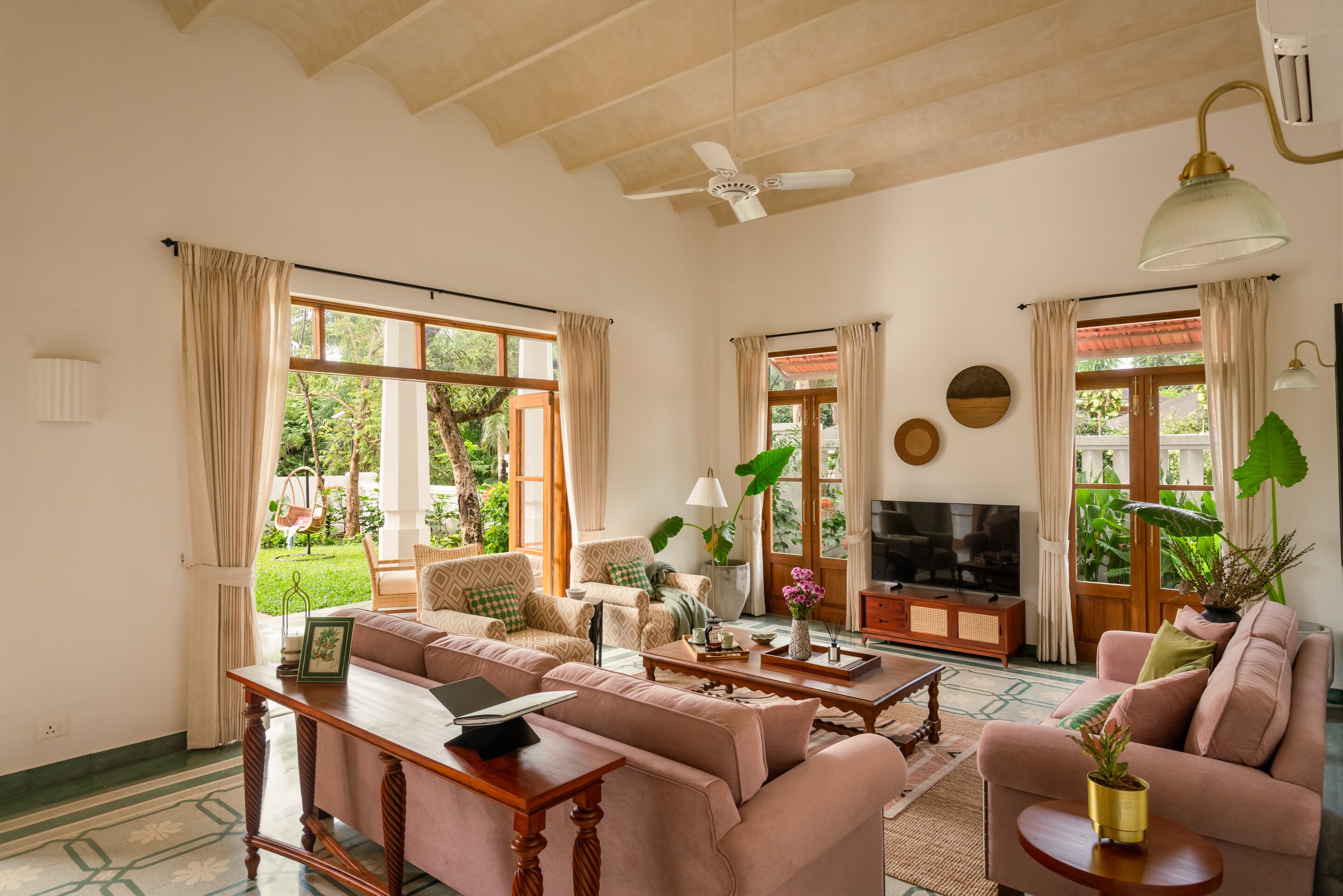 La Selva by The Blue Kite - Luxury 4BHK Villa with Private Pool in Assagao near Cafes & Soro Pub - Tap to explore photos
