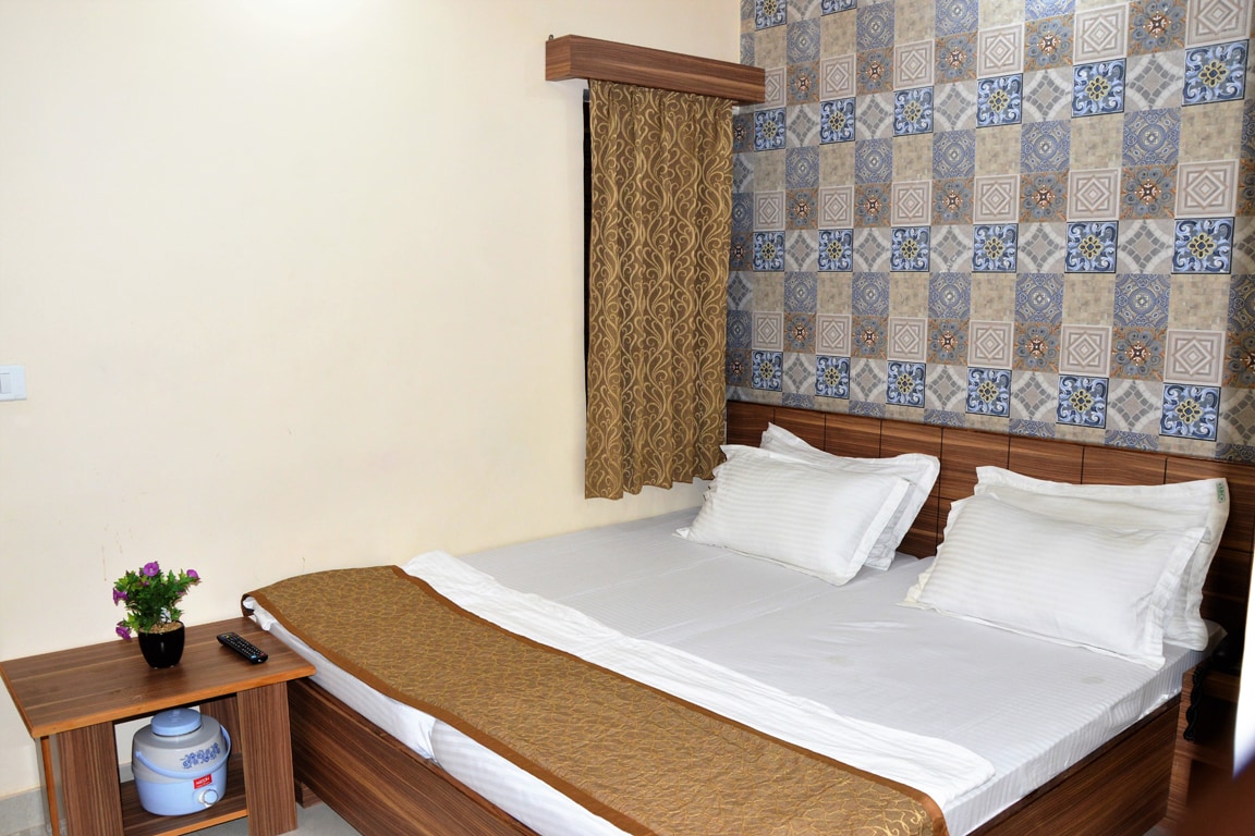 HOTEL ATA INN & RESTAURANT (20 mts FROM DARGAAH) - Tap to explore photos