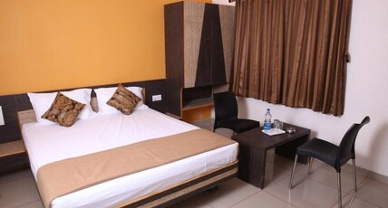 Annapoorna Castle Room Type - Deluxe 2 Bed AC