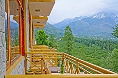 Vyas Vatika - Wooden exotic Resort (Jogni Waterfall & Rohtang pass Views)