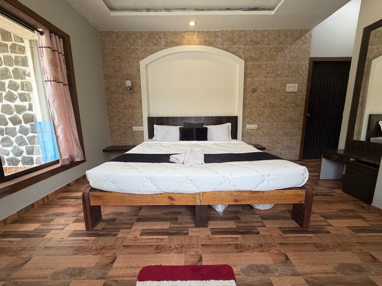 Della Mount Villa 4 bhk with private pool Lonavala by the Explorer Stay - Tap to explore photos