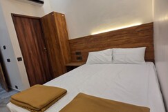 Hotel Ponrayar