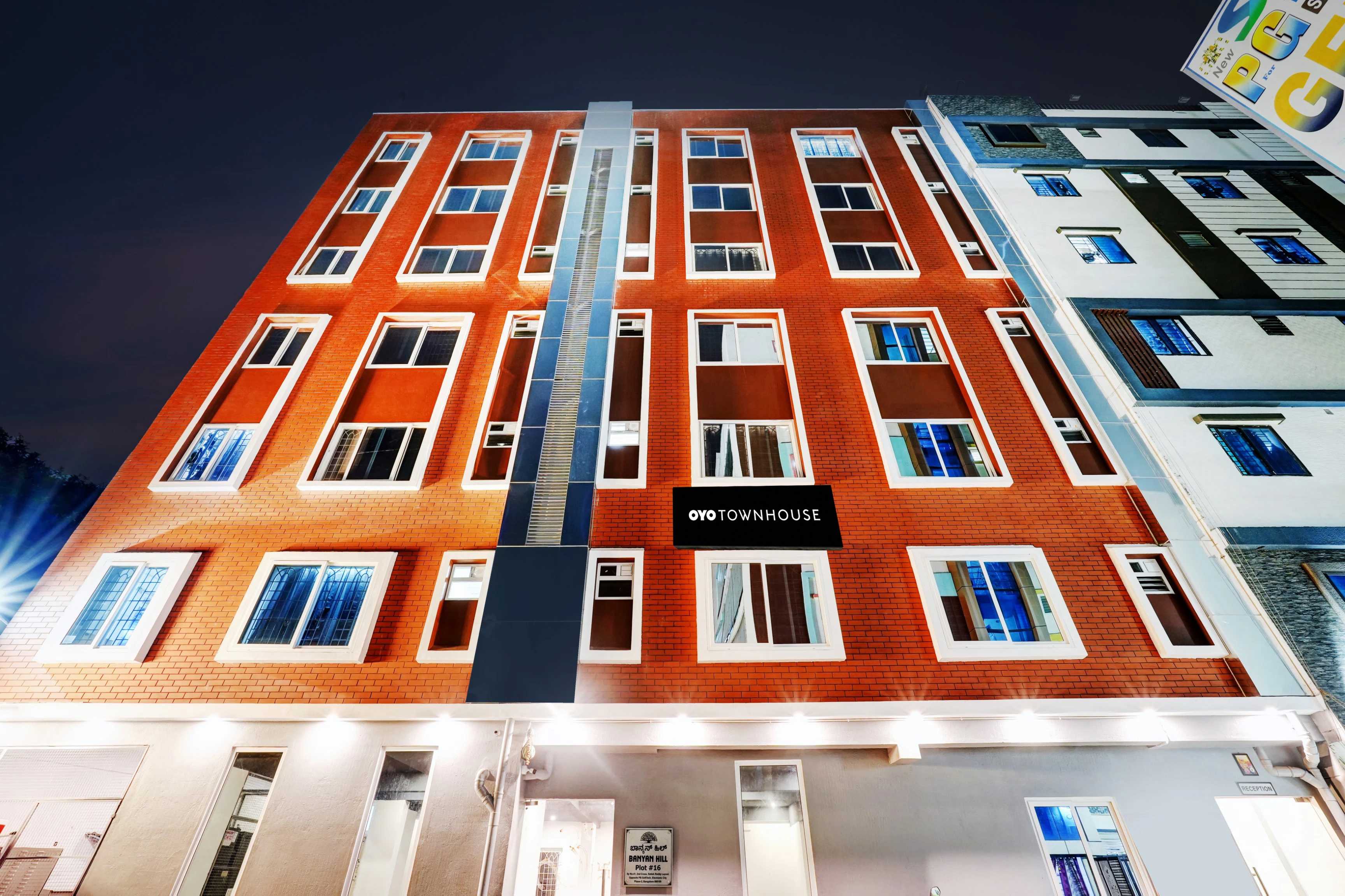 Townhouse Ecity Inn - Tap to explore photos
