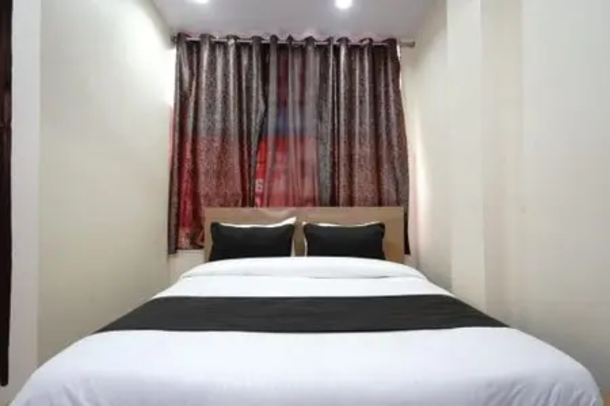FabHotel Aaradhya Residency - Tap to explore photos