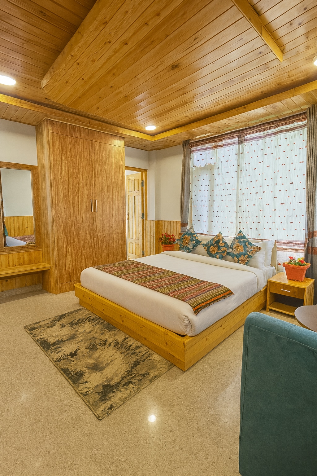Hotel Old Manali by Himalayan Hotels - Tap to explore photos